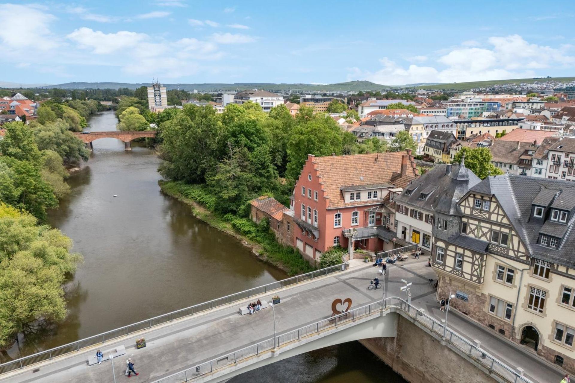 Altstadt Apartment Am Wasser Mit Parkplatz Und Grossem Garten Bad Kreuznach Eksteriør billede